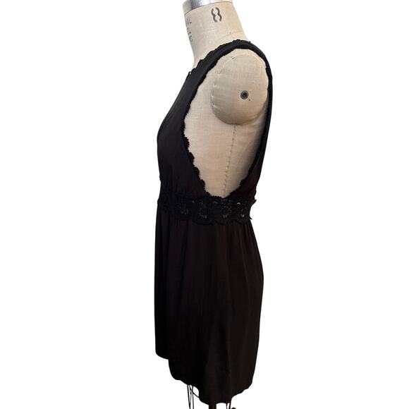Stone Cold Fox Little Black Mini Dress with Crochet Waist Size 2 fits like a 4-6 - Picture 2 of 8